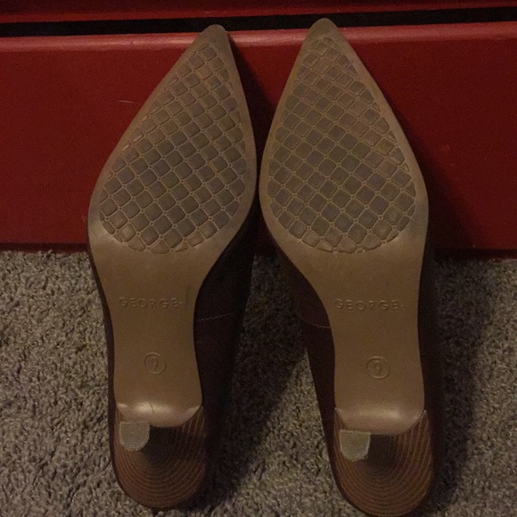 Brown Pointed Heels - Picture 4 of 4